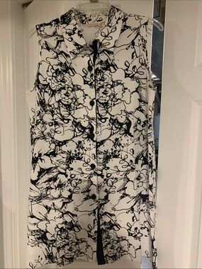 Sleeveless Black & White Floral Tunic Top